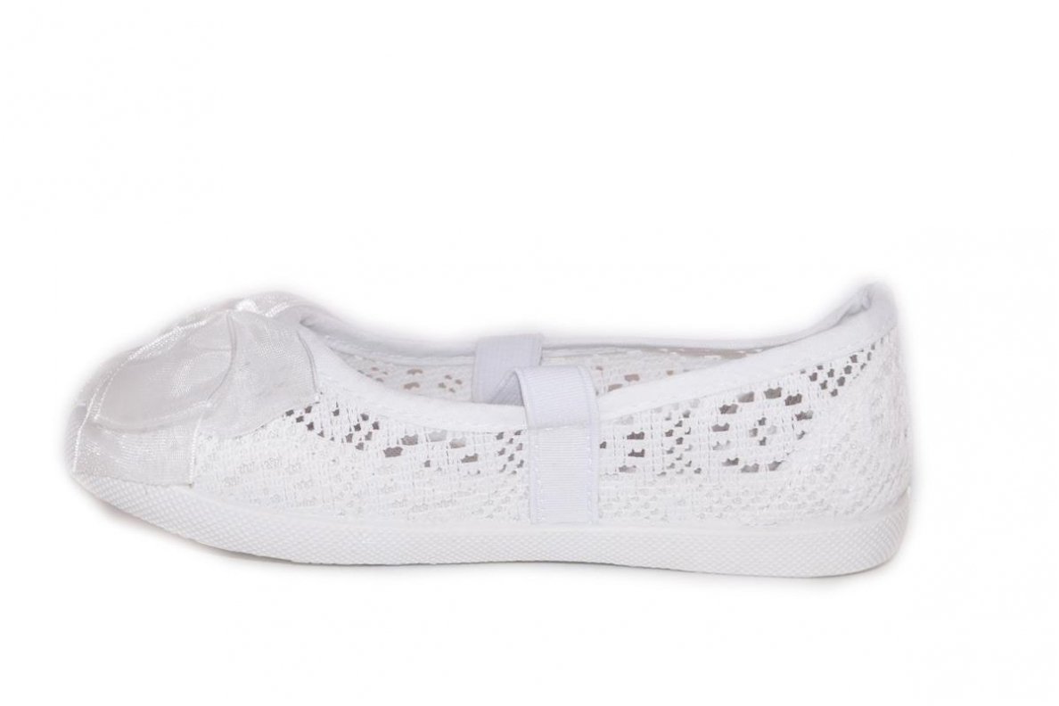 Baltos nėriniuotos su gumyte papuoštos kaspinėliu espadrilės mergaitėms 1 Baltos nėriniuotos su gumyte papuoštos kaspinėliu espadrilės mergaitėms 1