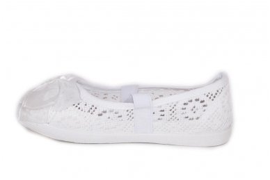 Baltos nėriniuotos su gumyte papuoštos kaspinėliu espadrilės mergaitėms 1 Baltos nėriniuotos su gumyte papuoštos kaspinėliu espadrilės mergaitėms 1