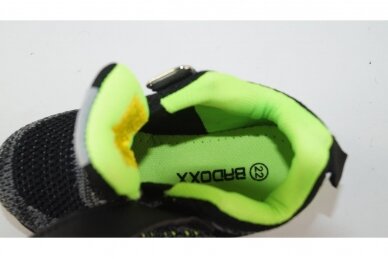 Juodi medžiaginiai suvarstyti gumyte su lipuku LED Badoxx sportiniai bateliai berniukams 3