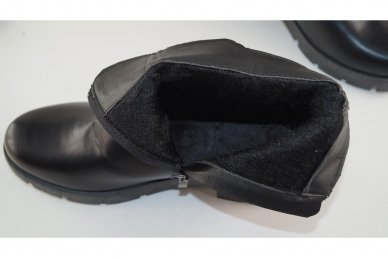 Juodi moteriški aulinukai su pašiltinimu papuošti papuošti dirželiu su kniedėmis 3
