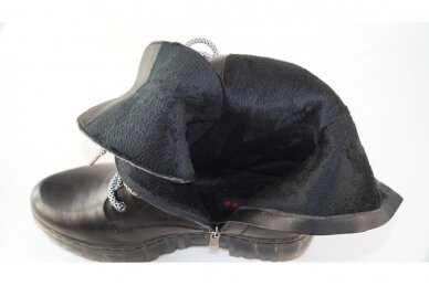 Juodi nat.odos suvarstomi su užtrauktuku šone moteriški žieminiai batai su kailiu 8763 3