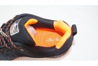 Juodi-pilki oranžiniu padu suvarstomi Vico sportiniai batai paaugliams 7310