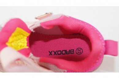 Pilki medžiaginiai suvarstyti gumyte su lipuku LED Badoxx sportiniai bateliai mergaitėms 3