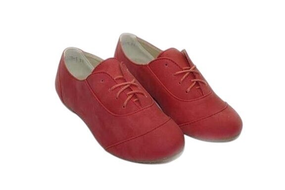Raudoni su raišteliais batukai mergaitėms 2